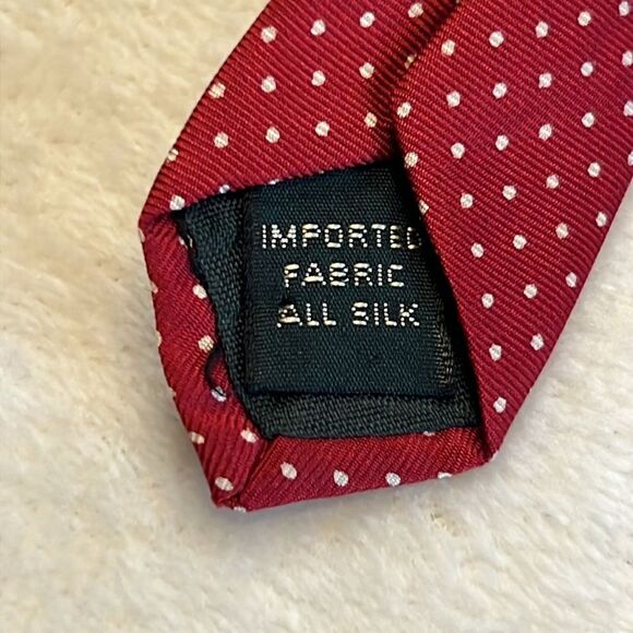 Bert Pulitzer for Lord & Taylor Red Dot Tie - 100% Silk - Picture 9 of 9